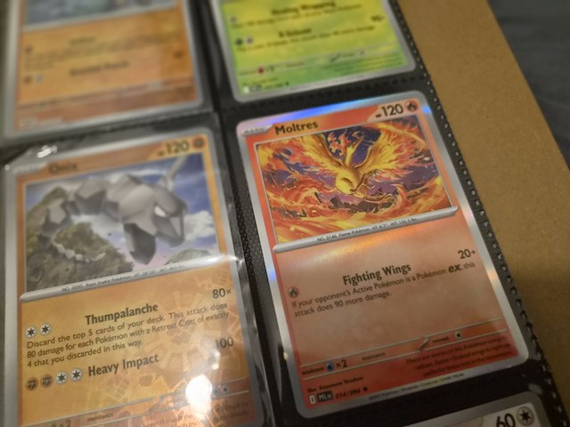 Grote pokémon collectie met vintage kaarten, rares, verzamelmap en opbergdozen - afbeelding 11 van  31