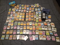 Grote pokémon collectie met vintage kaarten, rares, verzamelmap en opbergdozen - afbeelding 1 van  31