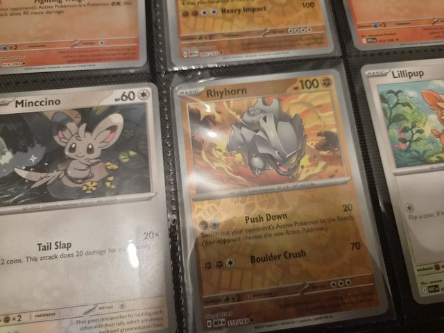 Grote pokémon collectie met vintage kaarten, rares, verzamelmap en opbergdozen - afbeelding 14 van  31