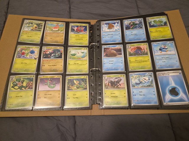 Grote pokémon collectie met vintage kaarten, rares, verzamelmap en opbergdozen - afbeelding 16 van  31