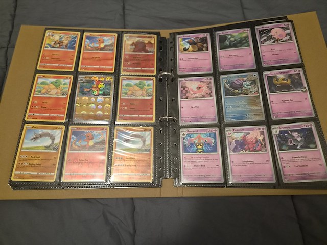 Grote pokémon collectie met vintage kaarten, rares, verzamelmap en opbergdozen - afbeelding 19 van  31