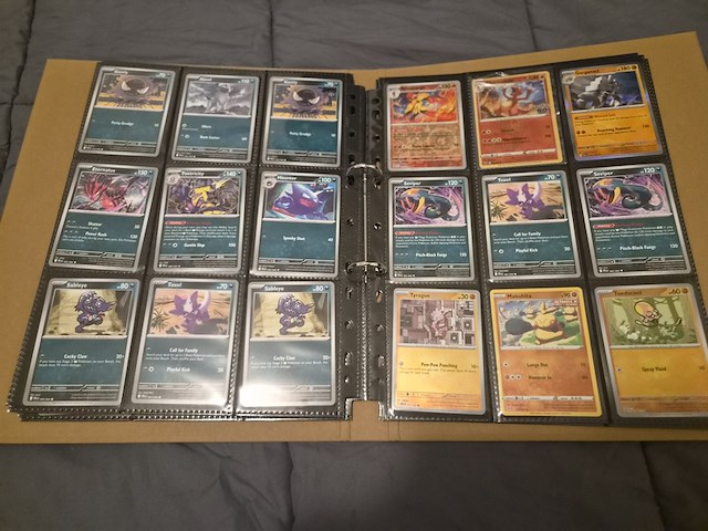 Grote pokémon collectie met vintage kaarten, rares, verzamelmap en opbergdozen - afbeelding 21 van  31