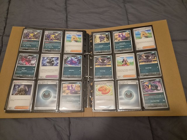 Grote pokémon collectie met vintage kaarten, rares, verzamelmap en opbergdozen - afbeelding 24 van  31