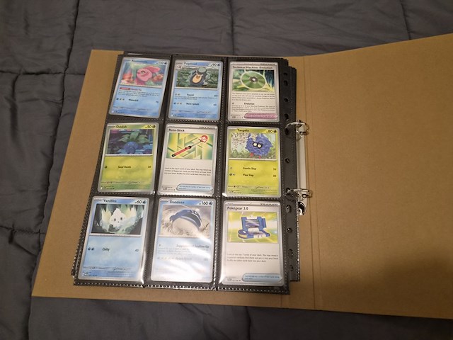 Grote pokémon collectie met vintage kaarten, rares, verzamelmap en opbergdozen - afbeelding 25 van  31