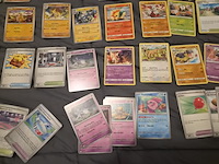 Grote pokémon collectie met vintage kaarten, rares, verzamelmap en opbergdozen - afbeelding 26 van  31