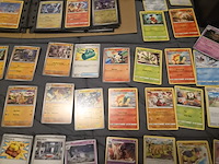 Grote pokémon collectie met vintage kaarten, rares, verzamelmap en opbergdozen - afbeelding 27 van  31