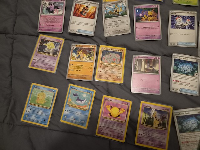 Grote pokémon collectie met vintage kaarten, rares, verzamelmap en opbergdozen - afbeelding 30 van  31