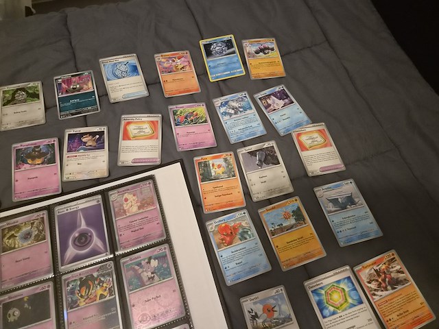 Grote pokémon kaartenverzameling met black bolt binder collection en mappen - afbeelding 4 van  46