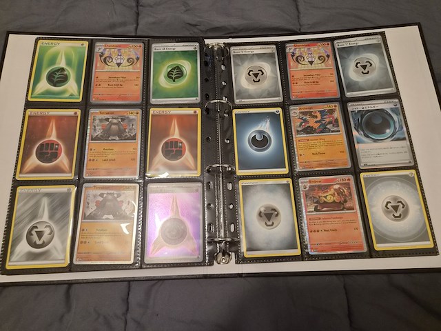 Grote pokémon kaartenverzameling met black bolt binder collection en mappen - afbeelding 21 van  46