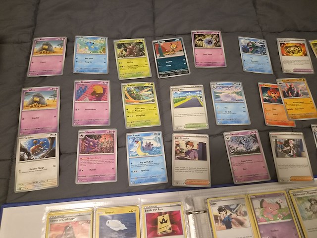 Grote pokémon kaartenverzameling met black bolt, map en accessoires - afbeelding 6 van  33