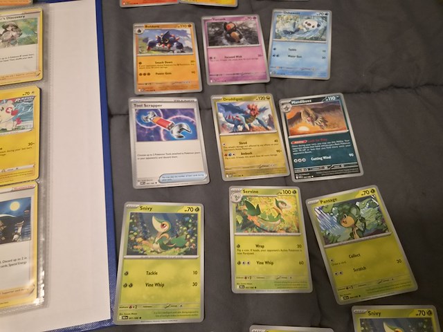 Grote pokémon kaartenverzameling met black bolt, map en accessoires - afbeelding 8 van  33