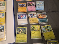 Grote pokémon kaartenverzameling met black bolt, map en accessoires - afbeelding 8 van  33