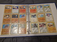 Grote pokémon kaartenverzameling met black bolt, map en accessoires - afbeelding 24 van  33