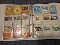 Grote pokémon kaartenverzameling met black bolt, map en accessoires - afbeelding 26 van  33