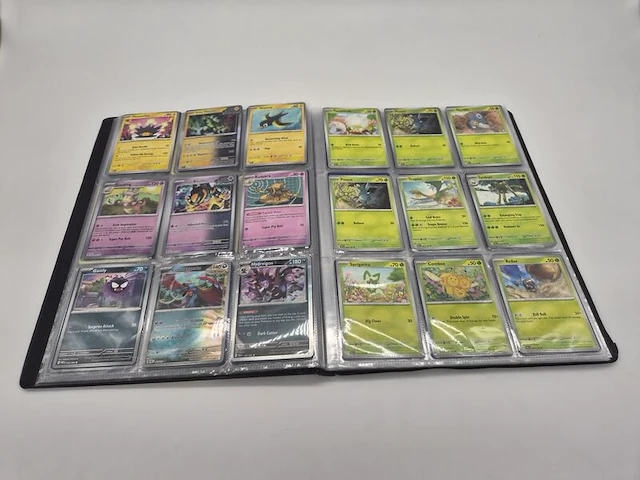 Grote pokémon tcg-verzameling – dik pakket kaarten – verzamelmap – inclusief accessoires - afbeelding 2 van  22