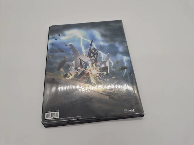 Grote pokémon tcg-verzameling – dik pakket kaarten – verzamelmap – inclusief accessoires - afbeelding 15 van  22