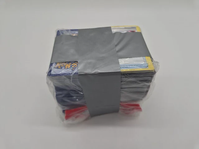 Grote pokémon tcg-verzameling – dik pakket kaarten – verzamelmap – inclusief accessoires - afbeelding 17 van  22