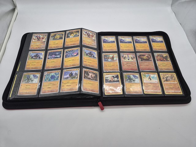 Grote pokémon verzameling (o.a. vintage en zeldzame kaarten) - afbeelding 28 van  38