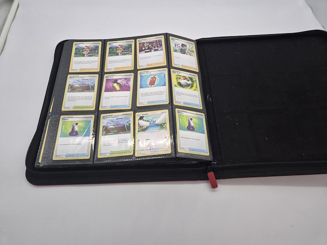 Grote pokémon verzameling (o.a. vintage en zeldzame kaarten) - afbeelding 29 van  38