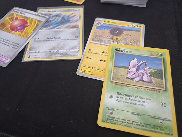 Grote pokémon verzameling (o.a. vintage en zeldzame kaarten) - afbeelding 35 van  38