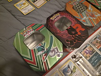 Grote pokémon verzameling – o.a. vintage kaarten, mappen en tins - afbeelding 3 van  65