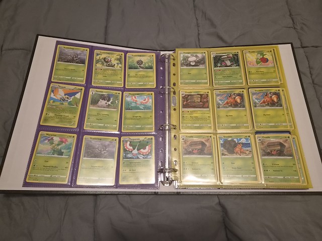 Grote pokémon verzameling – o.a. vintage kaarten, mappen en tins - afbeelding 6 van  65