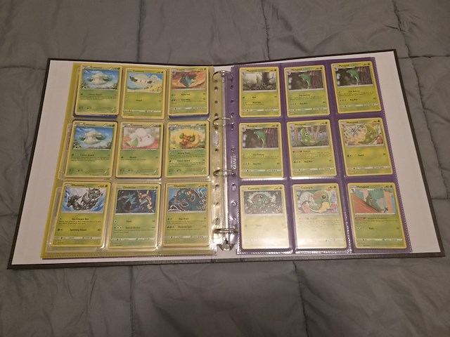 Grote pokémon verzameling – o.a. vintage kaarten, mappen en tins - afbeelding 10 van  65