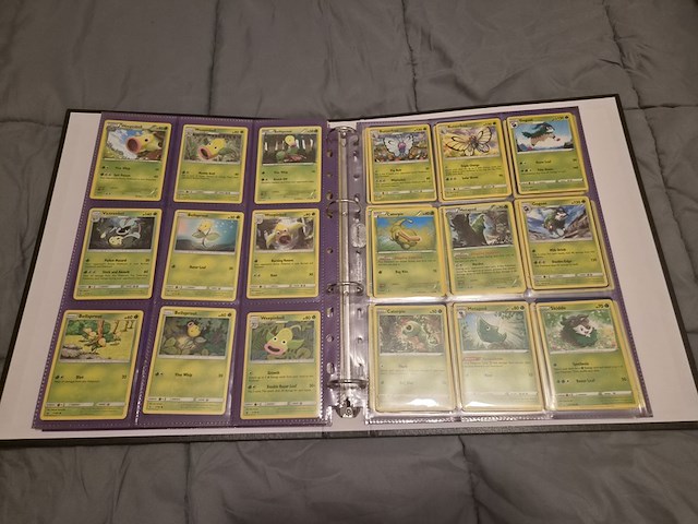 Grote pokémon verzameling – o.a. vintage kaarten, mappen en tins - afbeelding 11 van  65