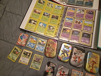 Grote pokémon verzameling – o.a. vintage kaarten, mappen en tins - afbeelding 12 van  65