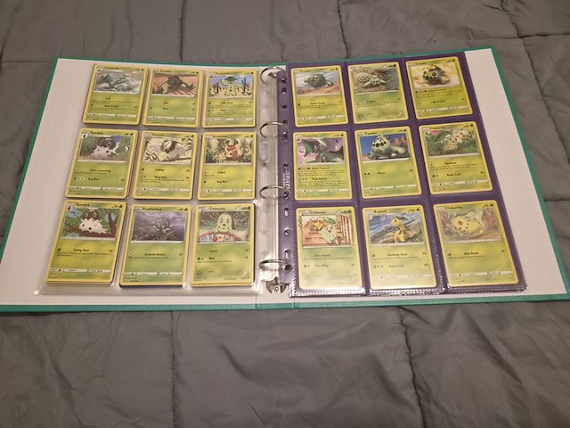 Grote pokémon verzameling – o.a. vintage kaarten, mappen en tins - afbeelding 25 van  65
