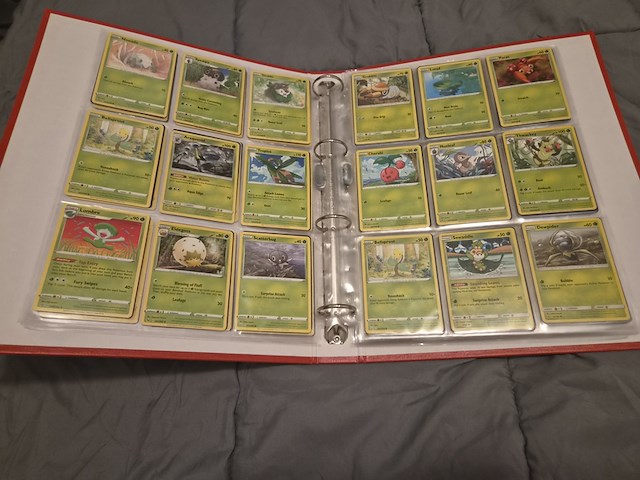 Grote pokémon verzameling – o.a. vintage kaarten, mappen en tins - afbeelding 35 van  65