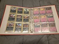Grote pokémon verzameling – o.a. vintage kaarten, mappen en tins - afbeelding 37 van  65