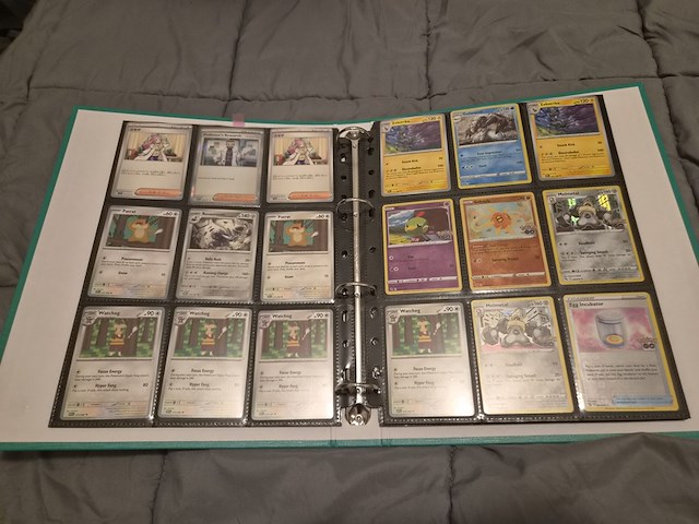 Grote pokémon verzameling – o.a. vintage kaarten, mappen en tins - afbeelding 49 van  65