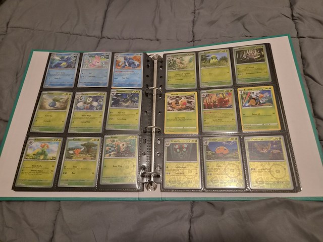 Grote pokémon verzameling – o.a. vintage kaarten, mappen en tins - afbeelding 54 van  65