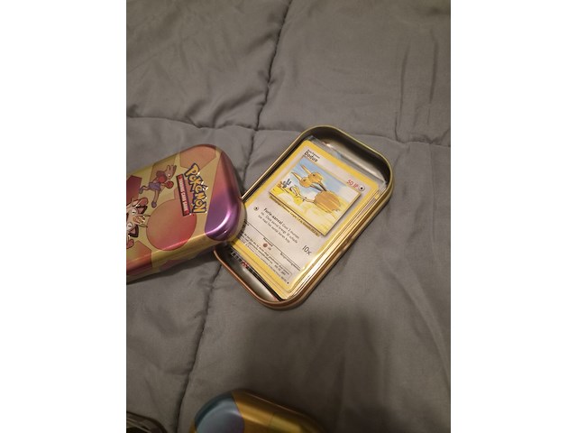 Grote pokémon verzameling – o.a. vintage kaarten, mappen en tins - afbeelding 60 van  65