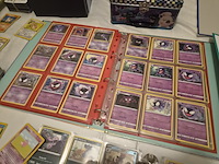 Grote pokémon verzameling (veel vintage, 3 gevulde mappen, accessoires + meerdere grote stapels kaarten) - afbeelding 11 van  22