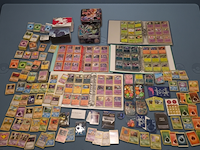 Grote pokémon verzameling (veel vintage, 3 gevulde mappen, accessoires + meerdere grote stapels kaarten) - afbeelding 1 van  22