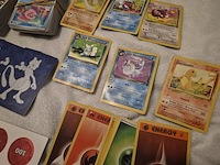 Grote pokémon verzameling (veel vintage, 3 gevulde mappen, accessoires + meerdere grote stapels kaarten) - afbeelding 16 van  22