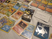 Grote pokémon verzameling (veel vintage, 3 gevulde mappen, accessoires + meerdere grote stapels kaarten) - afbeelding 22 van  22