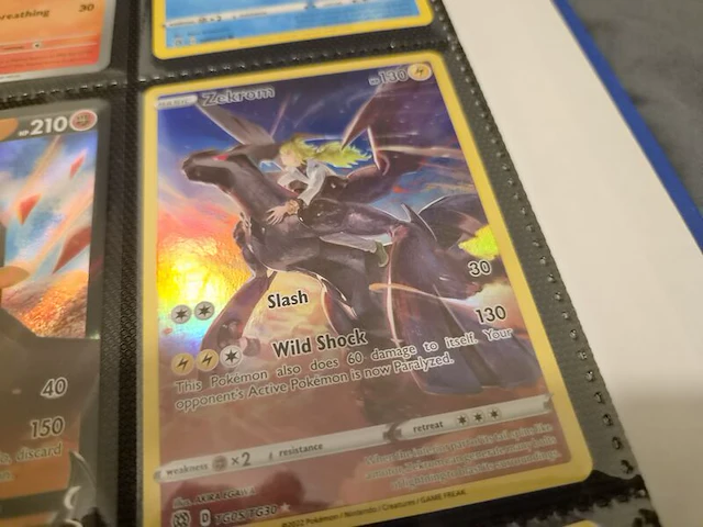 Grote pokémonkaartenverzameling met zeldzame kaarten, verzamelmap en pokémon-blik - afbeelding 9 van  26