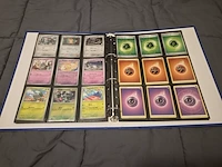 Grote pokémonkaartenverzameling met zeldzame kaarten, verzamelmap en pokémon-blik - afbeelding 17 van  26