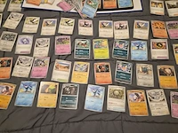 Grote pokémonkaartenverzameling met zeldzame kaarten, verzamelmap en pokémon-blik - afbeelding 20 van  26