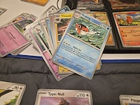 Grote pokémonkaartenverzameling met zeldzame kaarten, verzamelmap en pokémon-blik - afbeelding 22 van  26