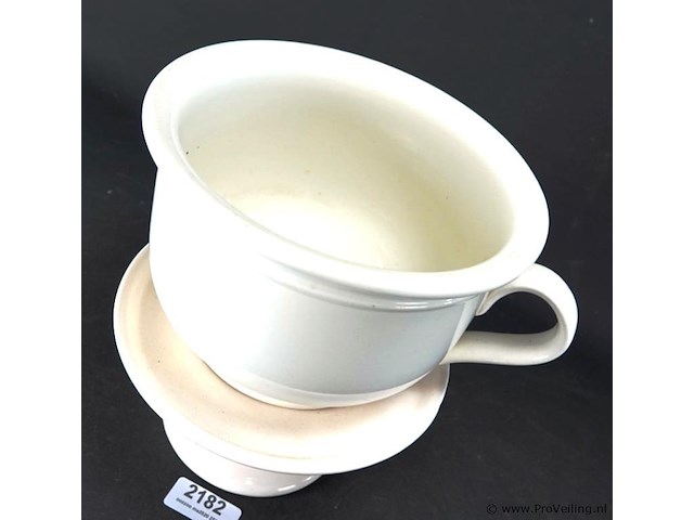 Grote porseleinen soepkom met handvat :-) op dit plateau - afbeelding 2 van  5