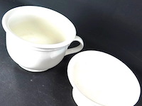 Grote porseleinen soepkom met handvat :-) op dit plateau - afbeelding 3 van  5