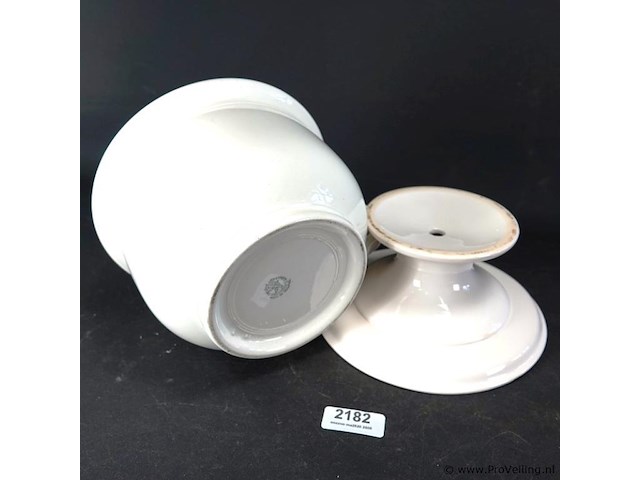 Grote porseleinen soepkom met handvat :-) op dit plateau - afbeelding 4 van  5