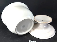 Grote porseleinen soepkom met handvat :-) op dit plateau - afbeelding 4 van  5