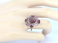 Grote ring met natuurlijke toermalijnen in verschillende roze getinte kleuren - afbeelding 2 van  6