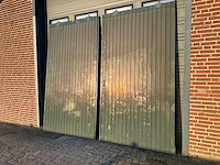 Grote schuifdeuren van hout voor stal of loods. - afbeelding 3 van  3