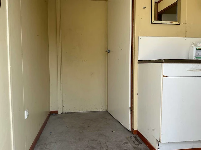 Grote unit voorzien van hal, keuken, toilet en afzonderlijke ruimte - afbeelding 2 van  20